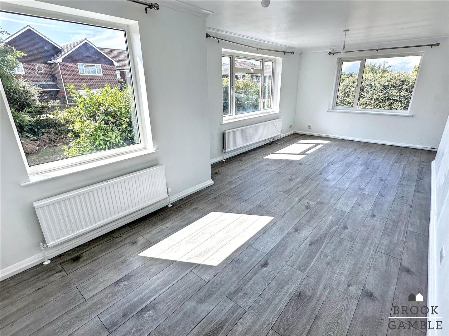 3 Bedroom House - Semi-Detached. Clifford Avenue in Eastbourne, East Sussex 4